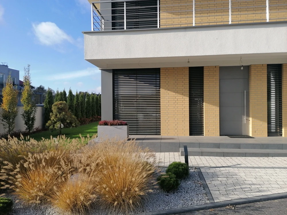 gres na schody zewnętrzne realizacja w Poznaniu.webp